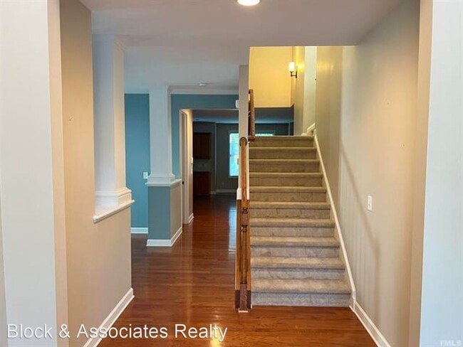 Building Photo - 4 br, 3.5 bath House - 105 Ironcreek Pl.