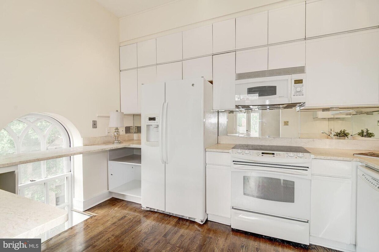 Foto principal - 1517 30th St NW
