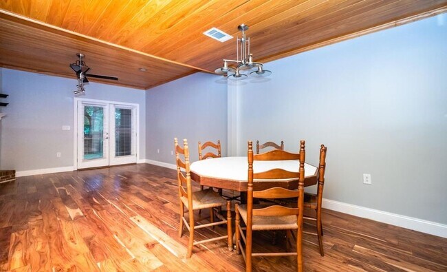 Foto del edificio - 807 Planters Point Dr