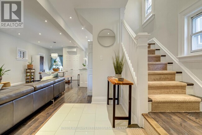 Photo du bâtiment - 630 Runnymede Rd