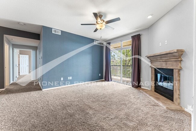 Building Photo - Spacious Condo with central AC and 2 Included Parking Spaces.