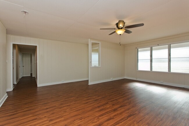 Photo - 4 BD 2 BA w/ Large Driveway & Yard House