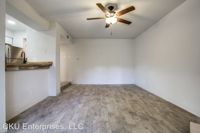 Building Photo - 9730 Whitehurst Dr