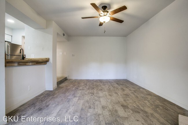 Foto del edificio - 9730 Whitehurst Dr