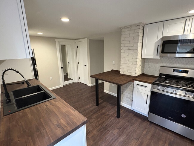 Foto del edificio - 2012 W Montgomery Ave