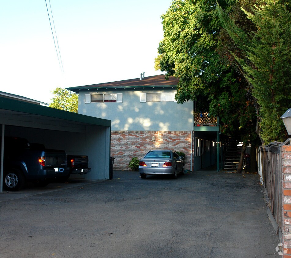 Foto principal - 745 Davis St