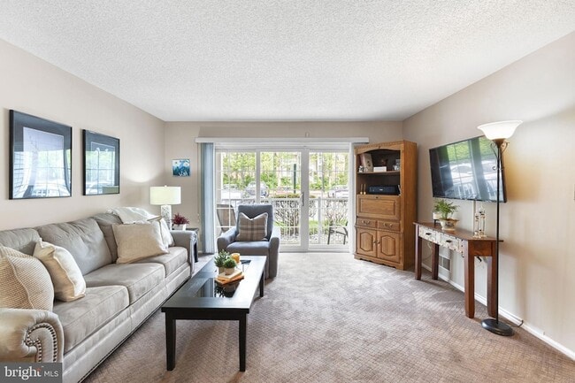 Foto del edificio - 14 Cheverny Ct