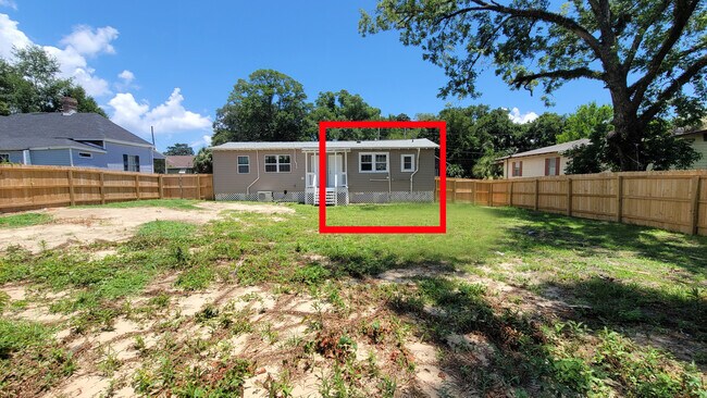 Foto del edificio - 1511 N Davis Hwy