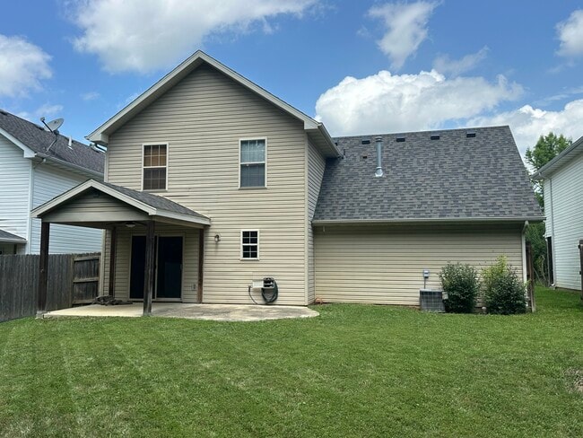 Building Photo - 2210 Paw Print Ln