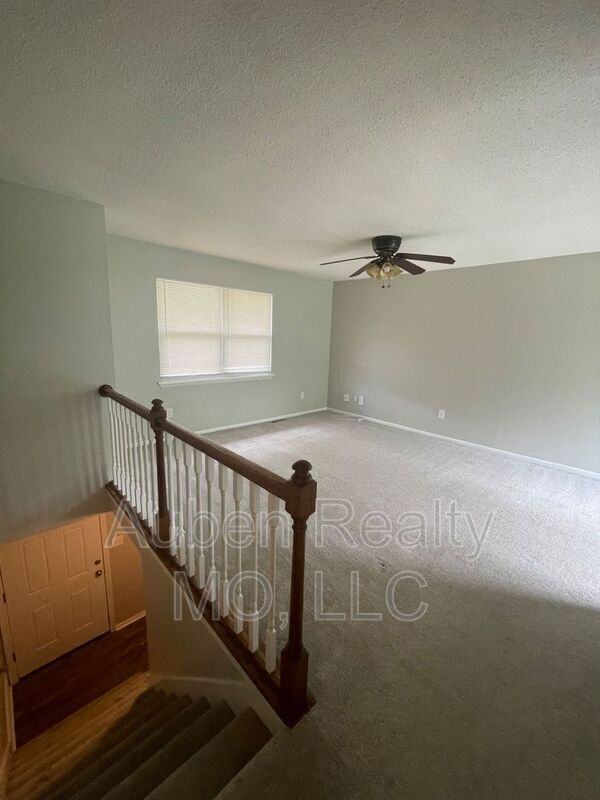 Foto del edificio - 409 NE Westwind Dr