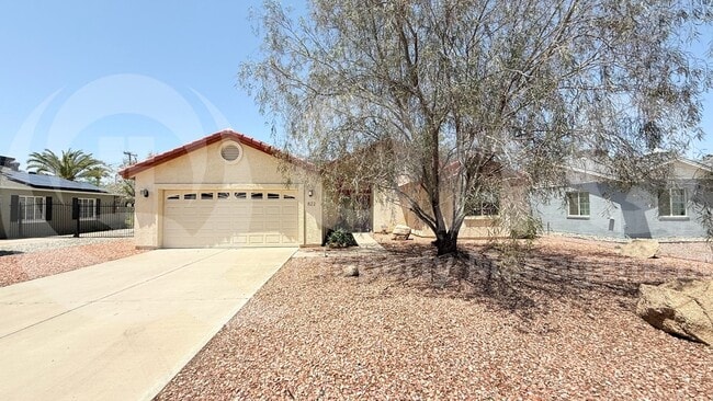 Photo - 822 W Earll Dr House