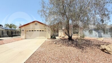 Building Photo - 822 W Earll Dr