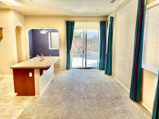 Foto del edificio - 4048 W Apple Tree Ln