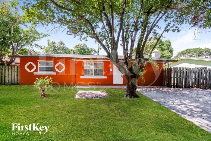 Primary Photo - 410 NE 26th Ave