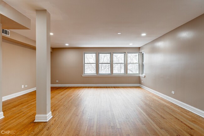 Building Photo - 4938 S King Dr
