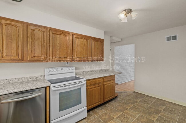 Building Photo - 231 Emerling Dr