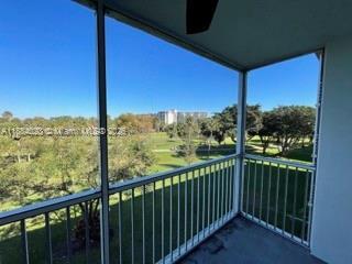 Foto principal - 3960 Oaks Clubhouse Dr