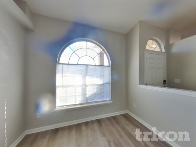 Foto del edificio - 1170 Summer Springs Drive