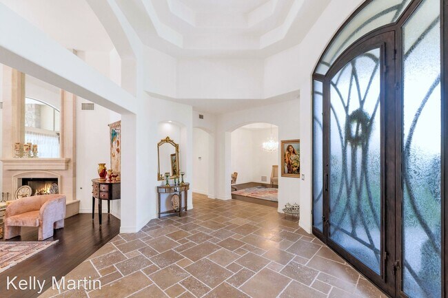 Building Photo - 5 br, 5.5 bath House - 8501 N Pisado Bueno
