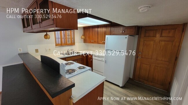 Building Photo - Nice Open Layout 2 Bedroom Duplex