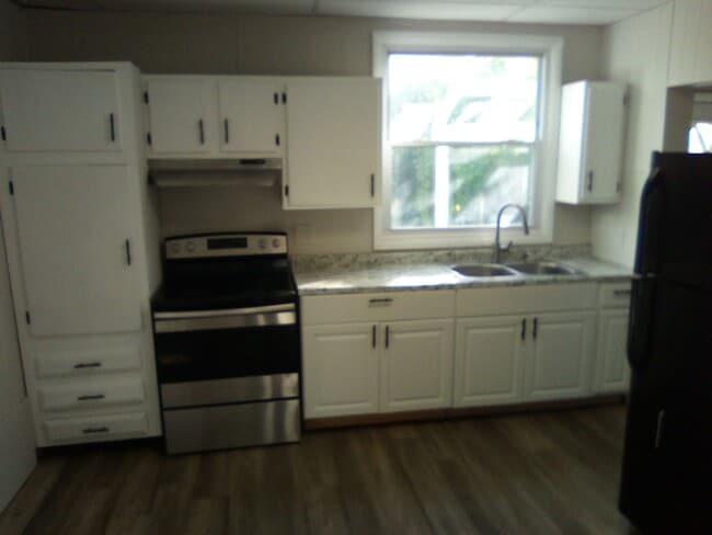 Building Photo - 132 Butler St