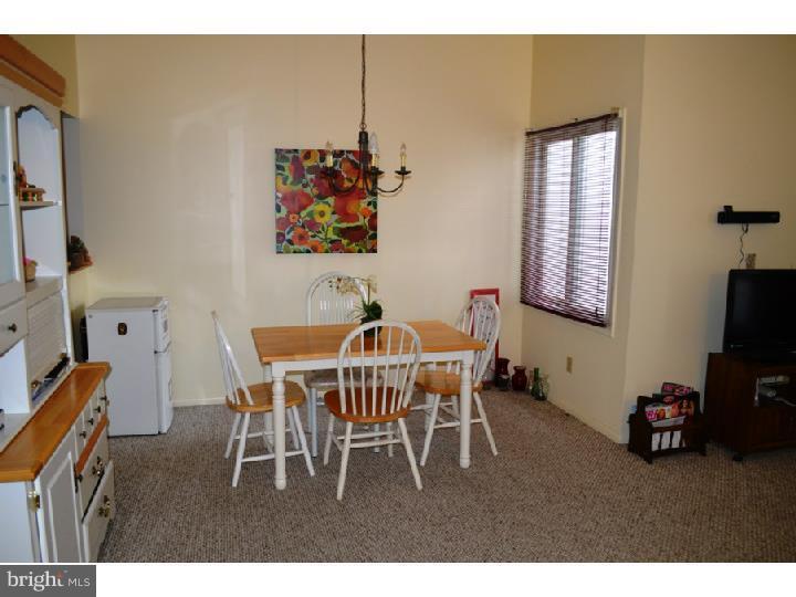 Foto principal - 208 Creekside Dr