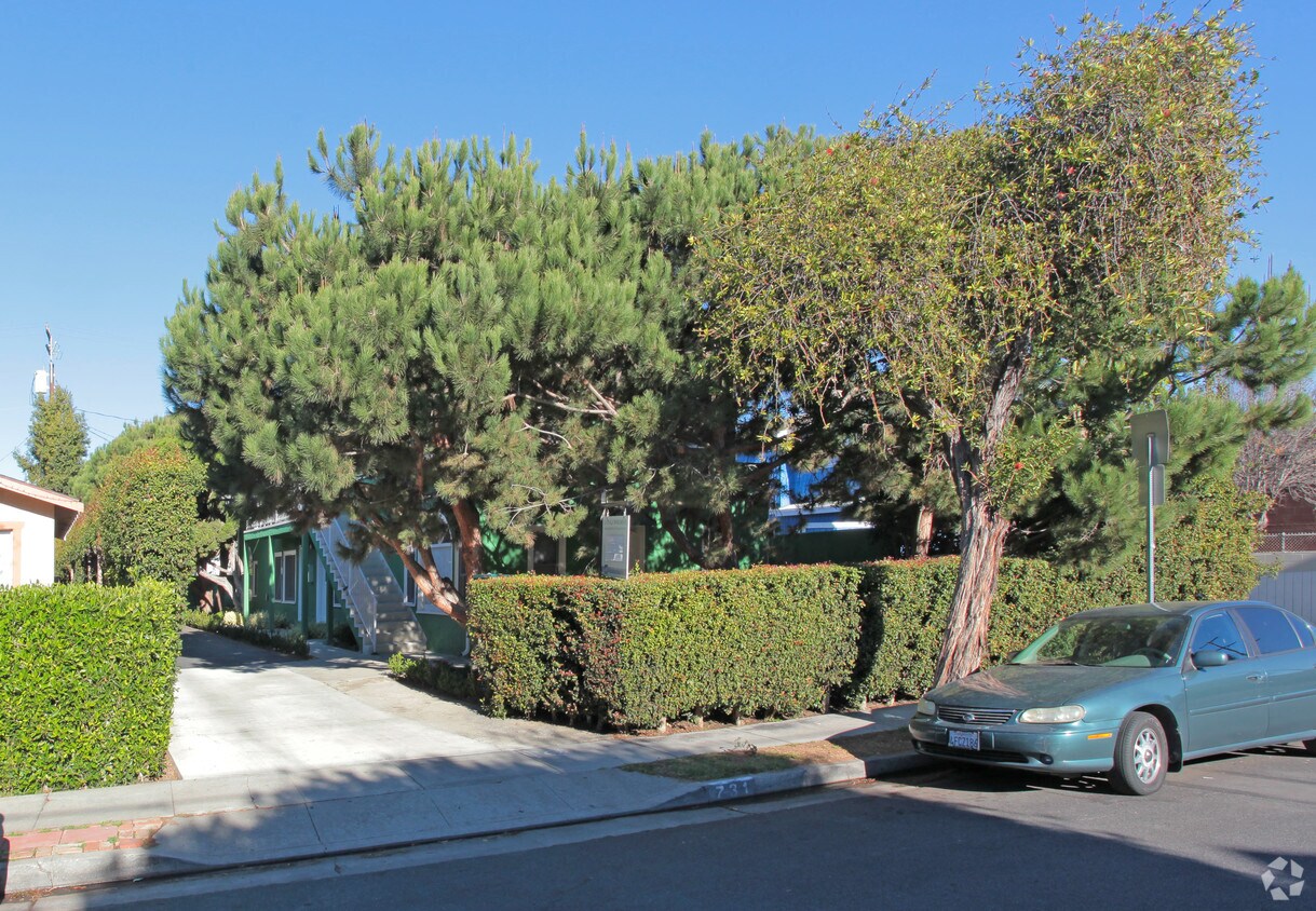 Building Photo - 731 Raymond Ave