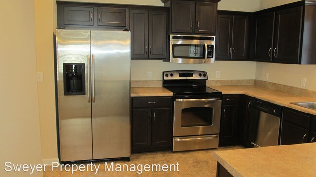 Building Photo - 7001 Savanna Run Loop