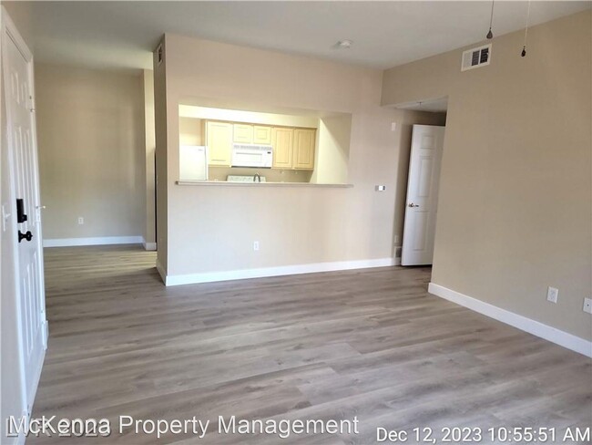 Building Photo - 1 br, 1 bath House - 6955 N Durango Dr #10...