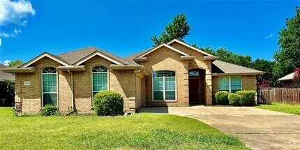 Building Photo - 1670 Ashbourne Dr