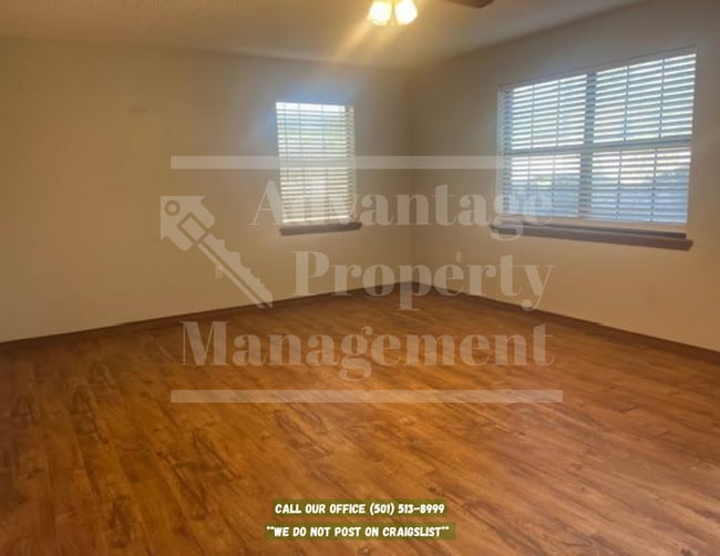 Building Photo - 1225 Woodside Dr