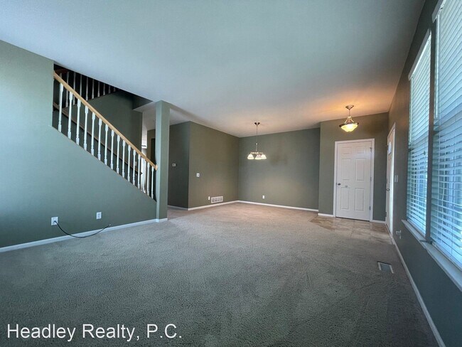 Building Photo - 3 br, 2.5 bath House - 2415 Lakewood Dr.