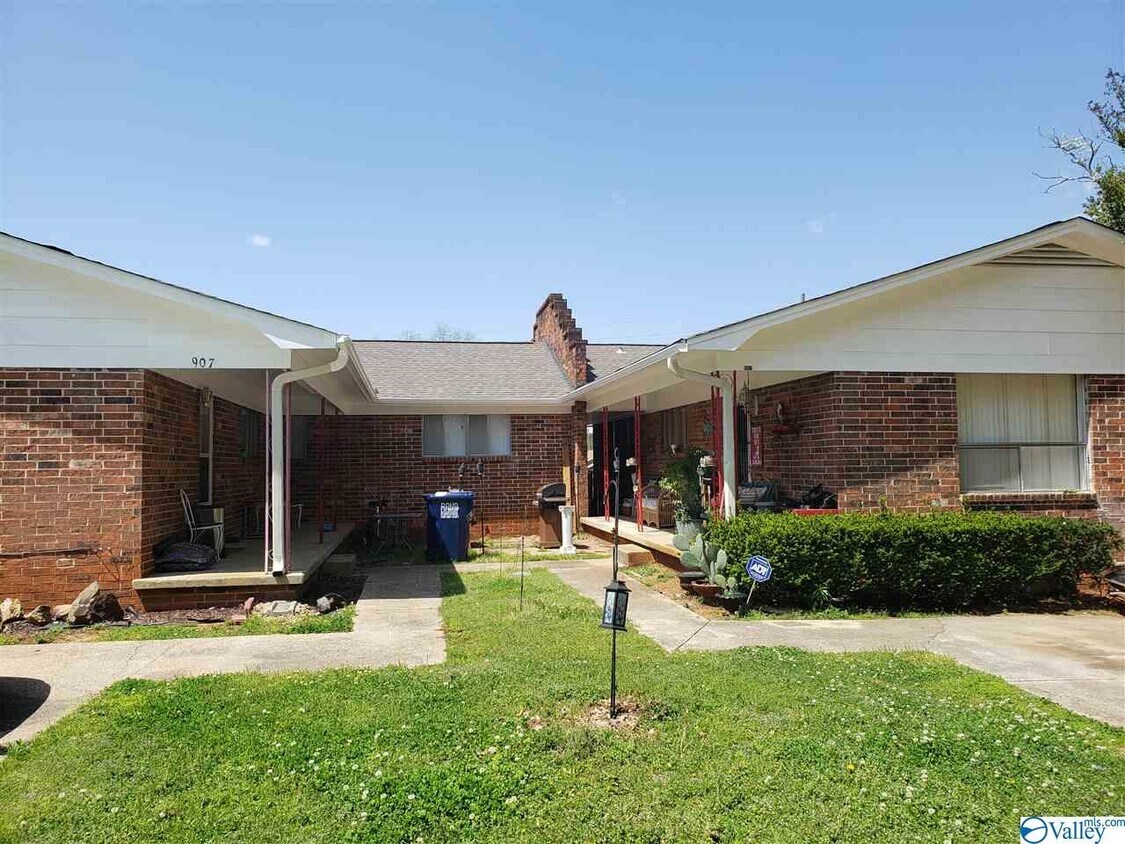 Primary Photo - 907 Stevens Ct NE