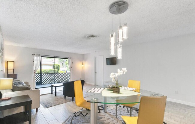 Foto del edificio - 1105 Lakeview Dr E