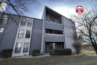 Building Photo - 9817 E Peakview Ave