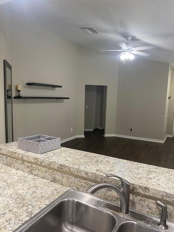 Foto del edificio - 8411 Deer Chase Dr