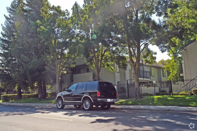 Foto del edificio - Kelley Drive Condominiums