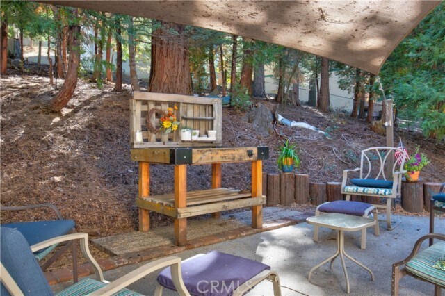 Building Photo - 301 Kuffel Canyon Rd