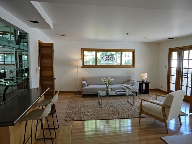 Foto del edificio - Throwback Charm Meets Spacious Living – Groovy Pool Home $1,000 Move in Special before May 31st 2026