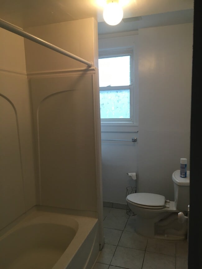 Building Photo - 77 Durand Pl