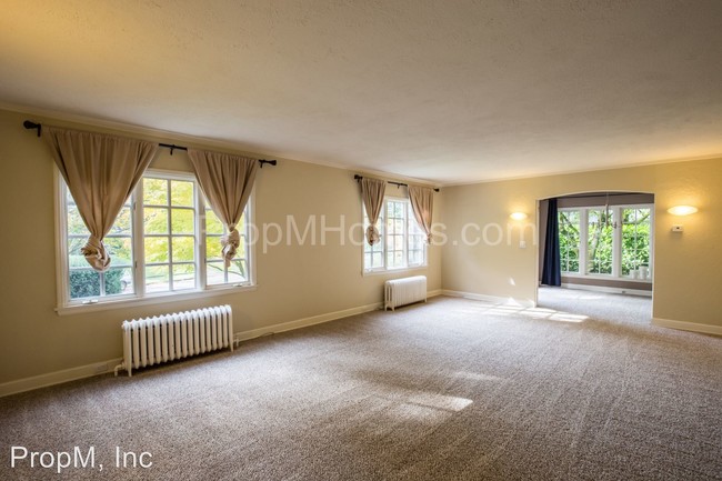 Foto del edificio - 3017 SE Claybourne St