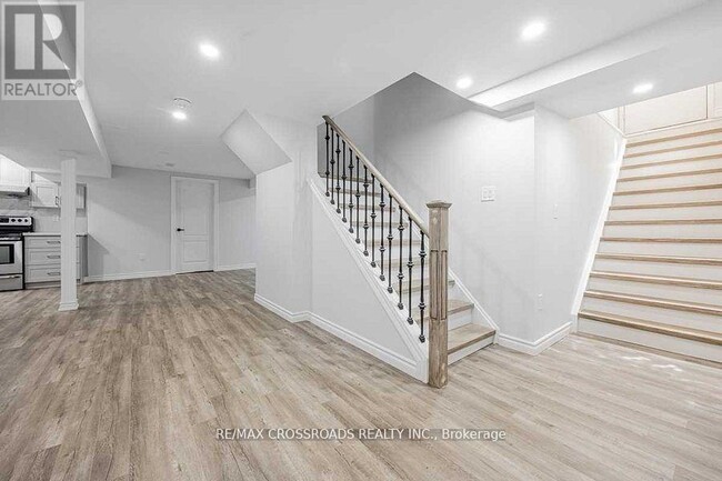 Building Photo - 1823 Forestview Dr