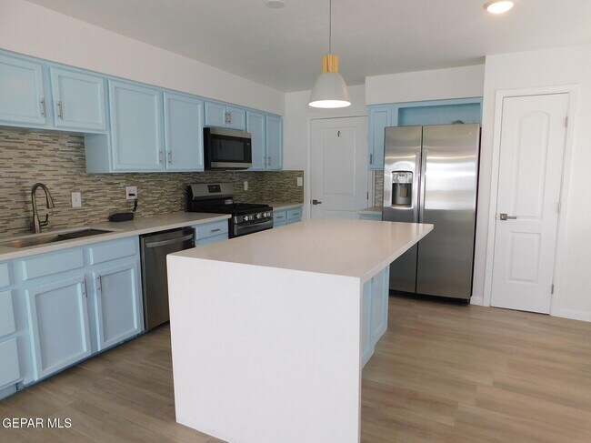 Foto del edificio - 617 Colchester Dr