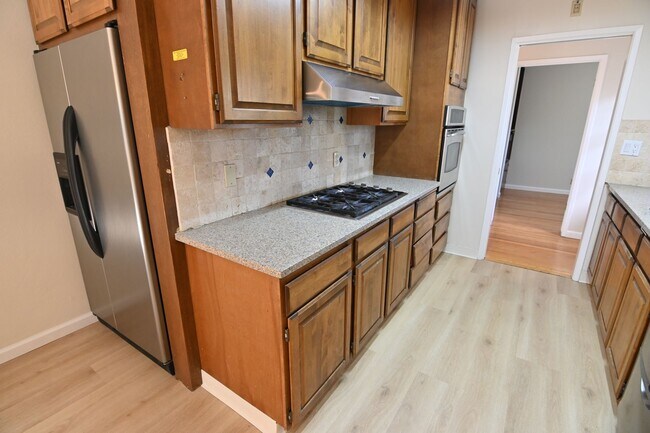 Foto del edificio - 1336 Buchanan Dr