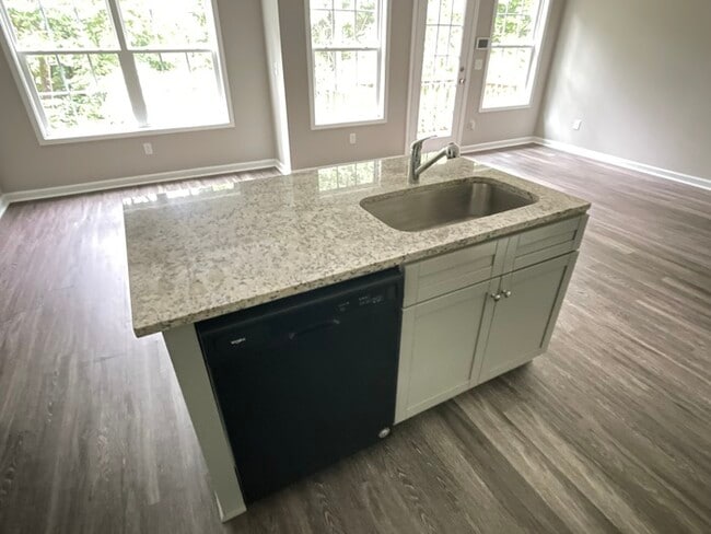 Building Photo - Antioch 3 bedroom townhome w/ 1 car garage!