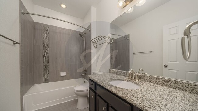 Foto del edificio - Spacious 4-Bedroom Home with Bonus Room and Full Basement!