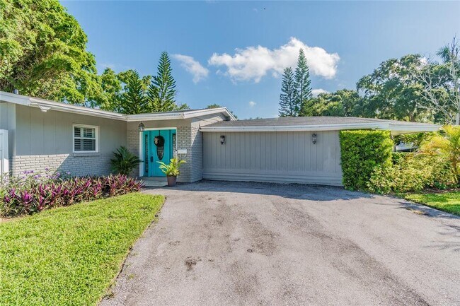 Foto del edificio - 3141 W Euclid Ave