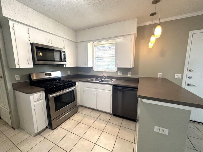 Foto del edificio - 1104 Kinney Ave