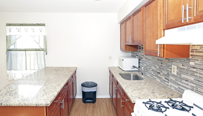 Kithcen - 317 E Westfield Ave