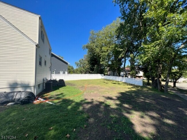 Building Photo - 41 Pitts Ave